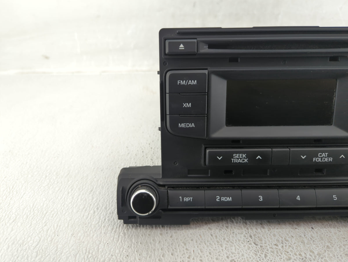 2017-2018 Hyundai Elantra Am Fm Cd Player Radio Receiver 539030 - Oemusedautoparts1.com