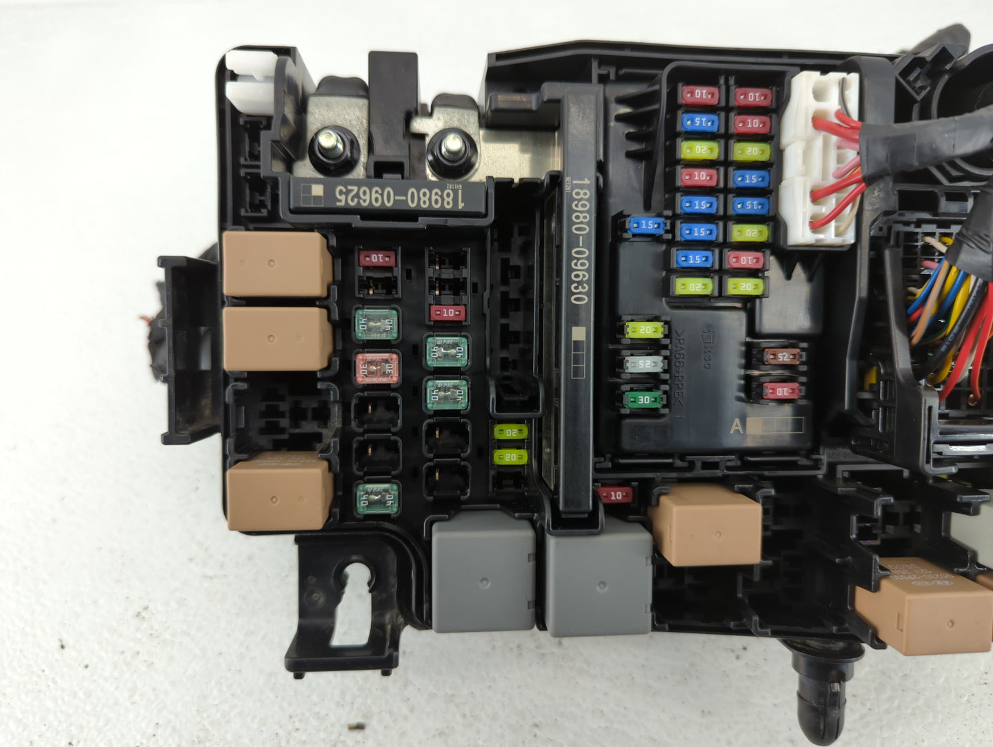 2017 Hyundai Elantra Fusebox Fuse Box Panel Relay Module P/N:91956-F2020 91203-F2200 Fits OEM Used Auto Parts - Oemusedautop