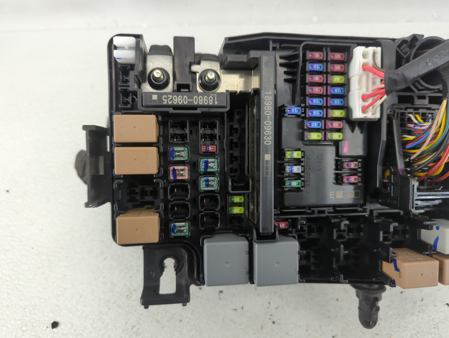 2017 Hyundai Elantra Fusebox Fuse Box Panel Relay Module P/N:91956-F2020 91956-F2021, 91200F3261AA Fits OEM Used Auto Parts 