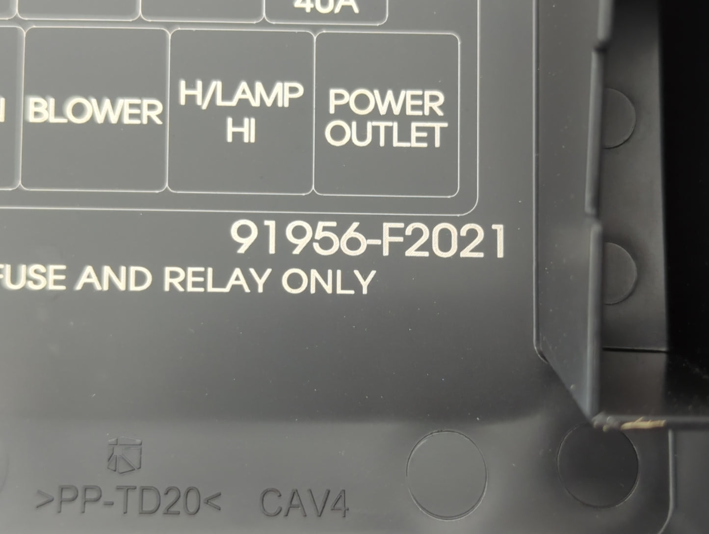 2017 Hyundai Elantra Fusebox Fuse Box Panel Relay Module P/N:91956-F2020 91956-F2021, 91200F3261AA Fits OEM Used Auto Parts 