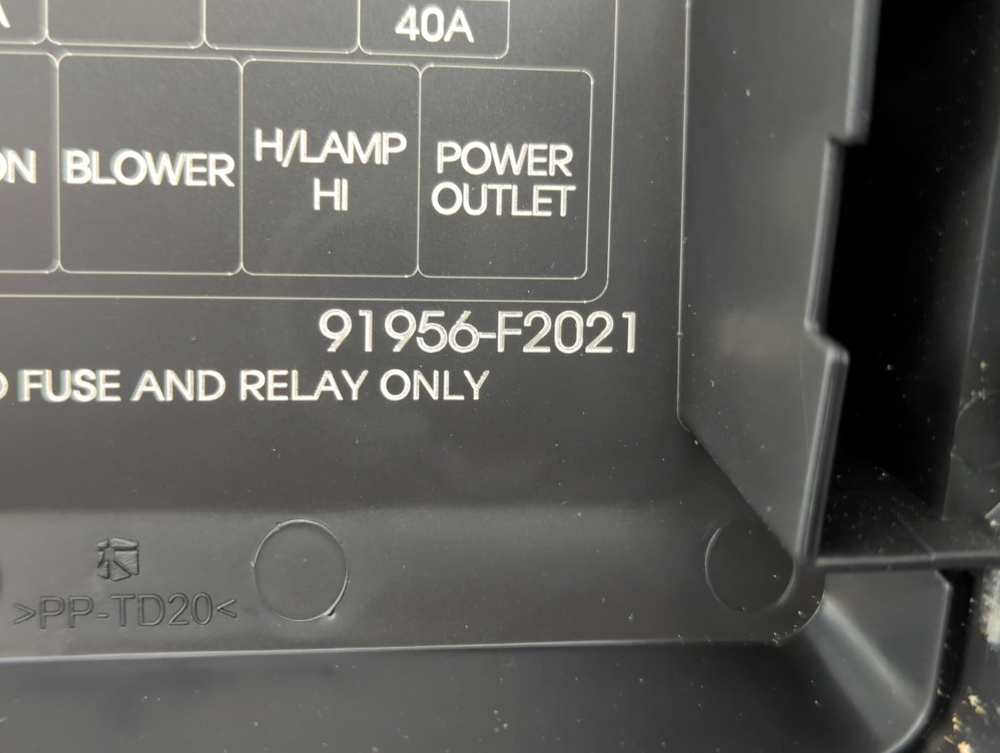 2017 Hyundai Elantra Fusebox Fuse Box Panel Relay Module P/N:91956-F2021 Fits OEM Used Auto Parts - Oemusedautoparts1.com