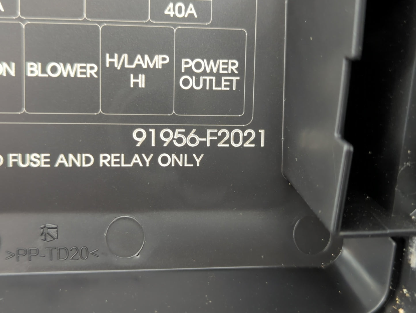 2017 Hyundai Elantra Fusebox Fuse Box Panel Relay Module P/N:91956-F2021 Fits OEM Used Auto Parts - Oemusedautoparts1.com