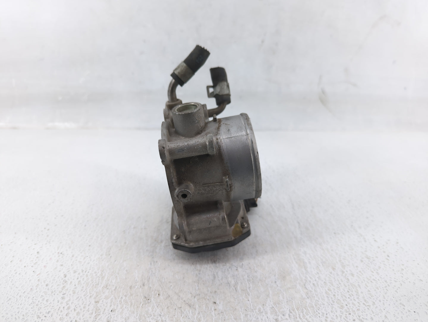 2011-2020 Hyundai Elantra Throttle Body P/N:35100-2E000 Fits Fits 2011 2012 2013 2014 2015 2016 2017 2018 2019 2020 2021 OEM