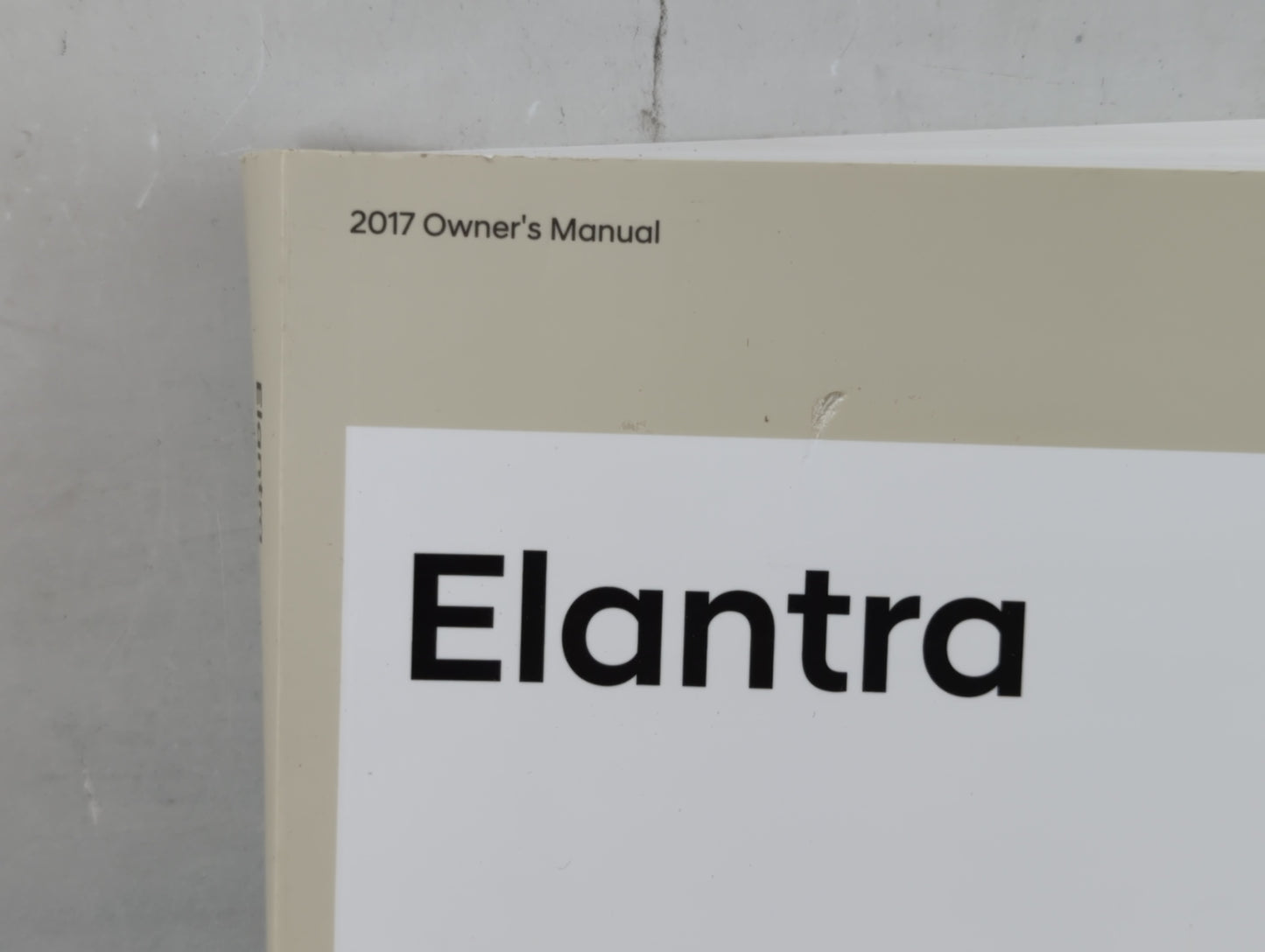 2017 Hyundai Elantra Owners Manual Book Guide P/N:HF3O-EU71M OEM Used Auto Parts - Oemusedautoparts1.com