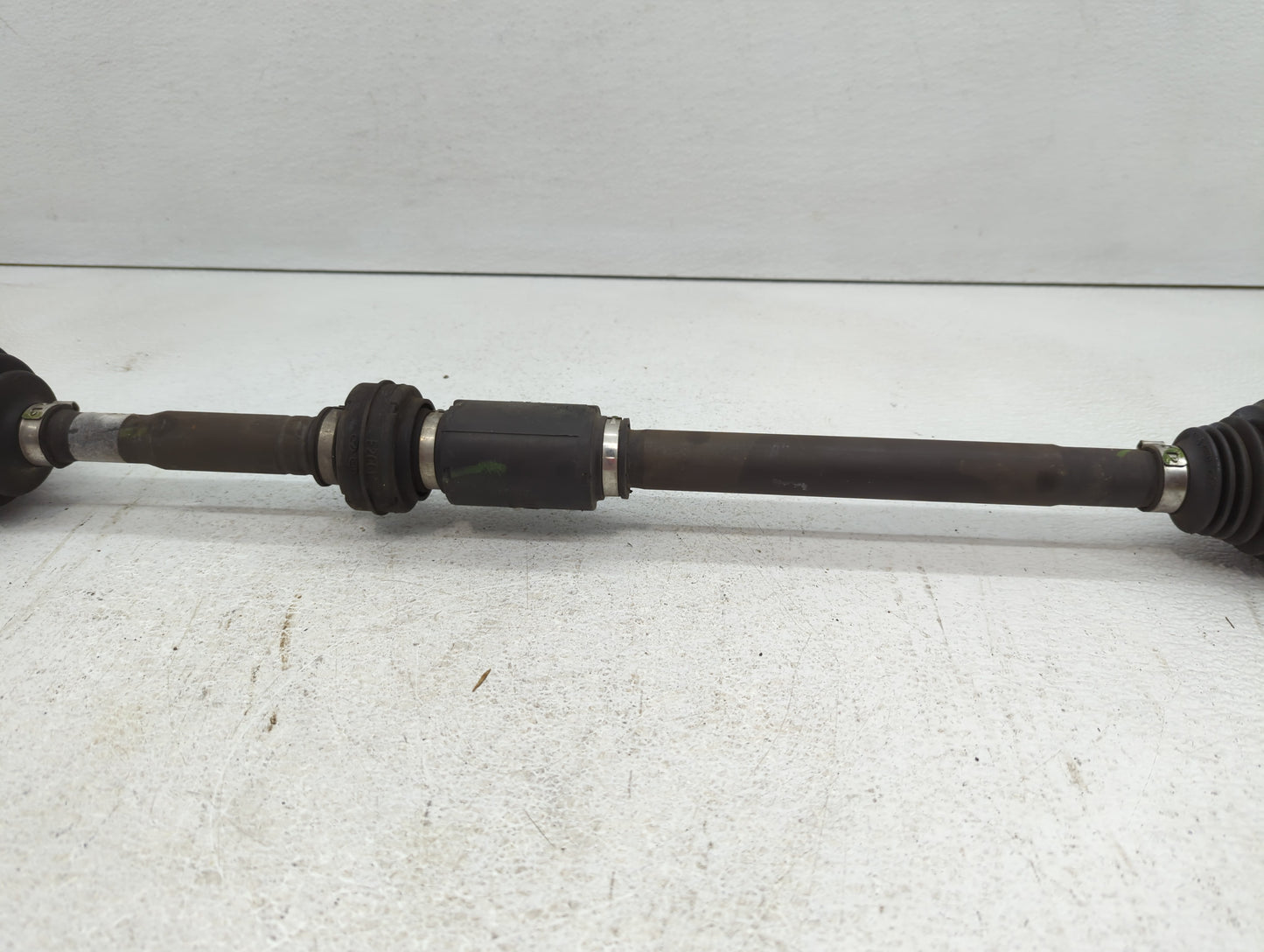 2017-2020 Hyundai Elantra Axle Shaft Front Driver Cv C/v - Oemusedautoparts1.com