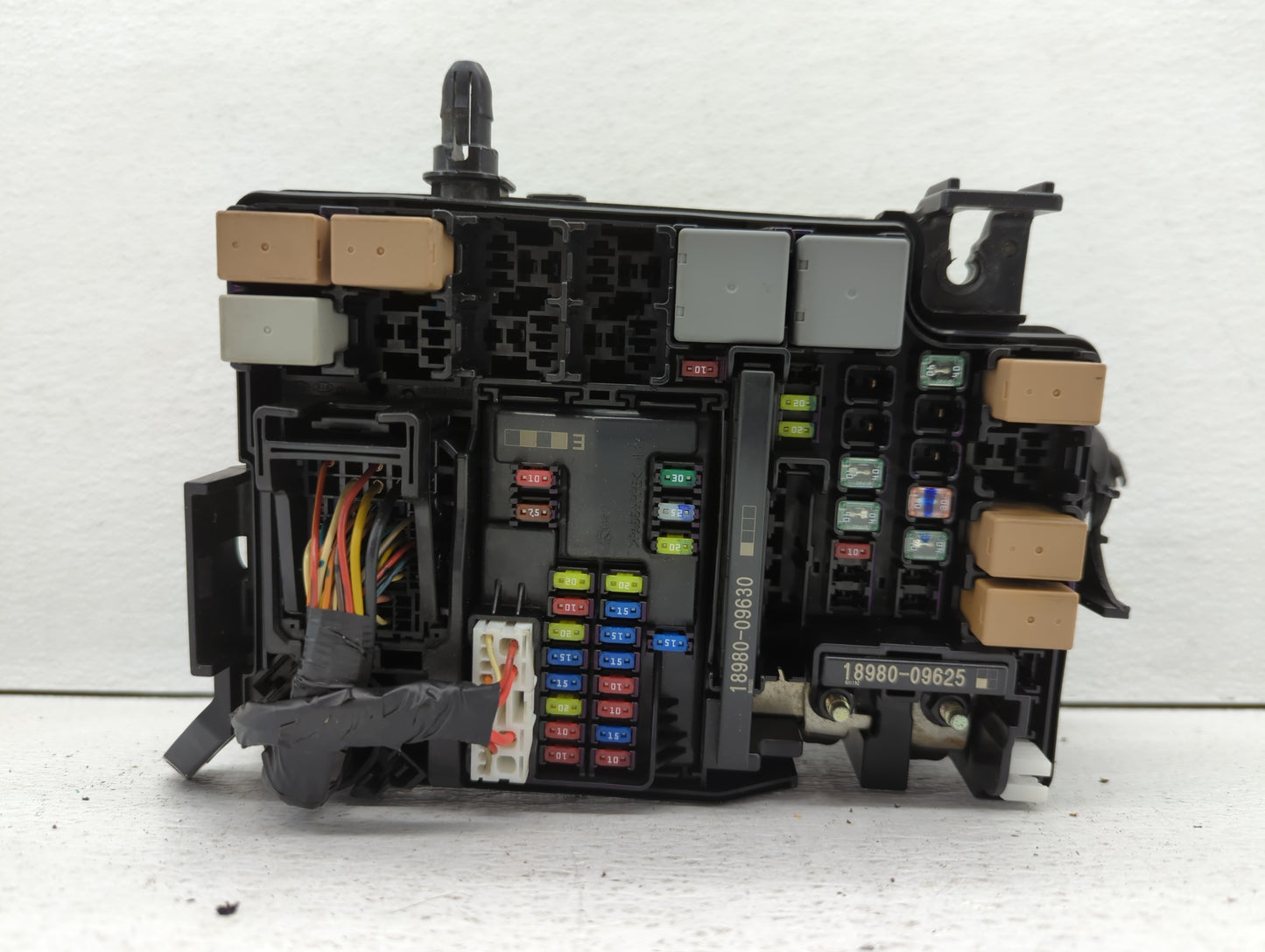 2017 Hyundai Elantra Fusebox Fuse Box Panel Relay Module P/N:91956-F2020 91956-F2021, 91200F3261AA Fits OEM Used Auto Parts 