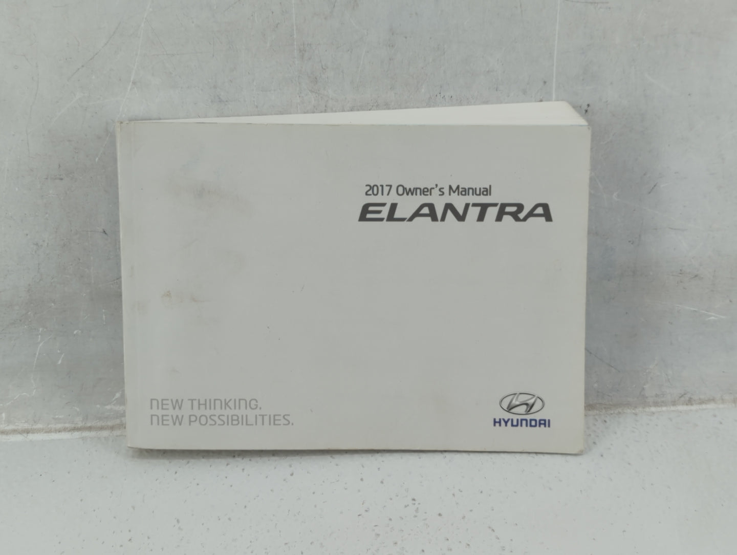 2017 Hyundai Elantra Owners Manual Book Guide P/N:HF20-EU5DC OEM Used Auto Parts - Oemusedautoparts1.com