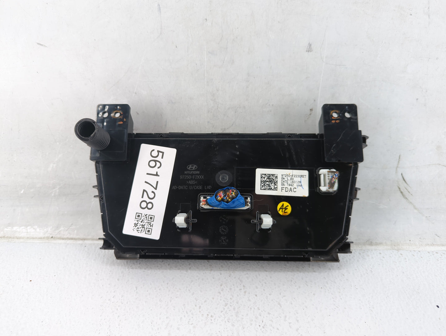 2017-2018 Hyundai Elantra Climate Control Module Temperature AC/Heater Replacement P/N:97250-F2230 Fits Fits 2017 2018 OEM U