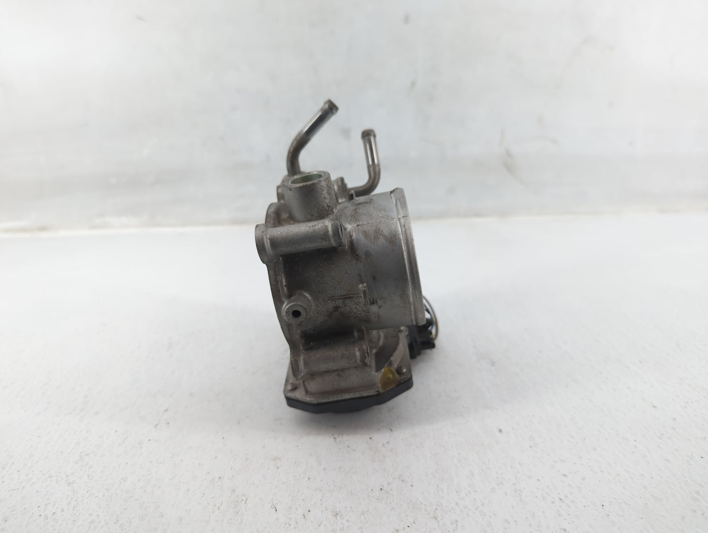 2011-2020 Hyundai Elantra Throttle Body P/N:35100-2E000 Fits Fits 2011 2012 2013 2014 2015 2016 2017 2018 2019 2020 2021 OEM