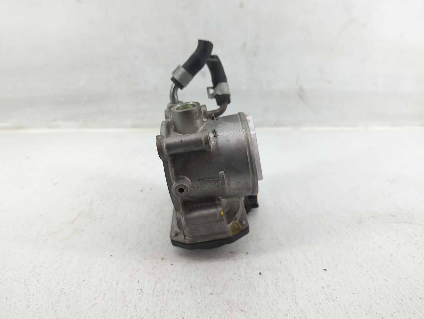 2011-2020 Hyundai Elantra Throttle Body P/N:35100-2E000 Fits Fits 2011 2012 2013 2014 2015 2016 2017 2018 2019 2020 2021 OEM