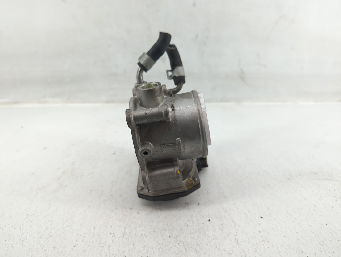 2011-2020 Hyundai Elantra Throttle Body P/N:35100-2E000 Fits Fits 2011 2012 2013 2014 2015 2016 2017 2018 2019 2020 2021 OEM