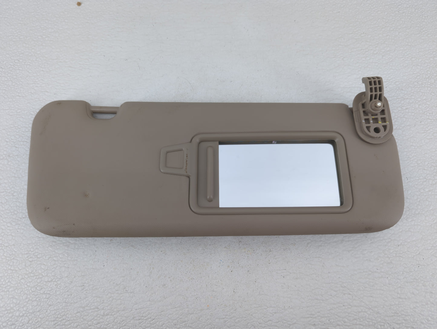 2017-2020 Hyundai Elantra Sun Visor Shade Replacement Passenger Right Mirror Fits Fits 2017 2018 2019 2020 OEM Used Auto Par