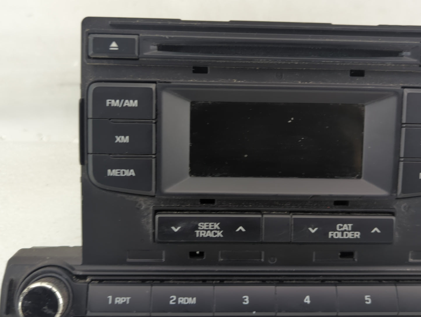 2017-2018 Hyundai Elantra Am Fm Cd Player Radio Receiver - Oemusedautoparts1.com