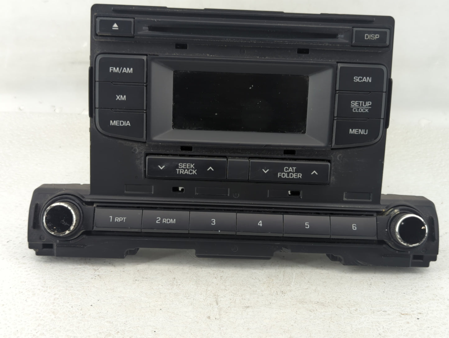 2017-2018 Hyundai Elantra Am Fm Cd Player Radio Receiver - Oemusedautoparts1.com