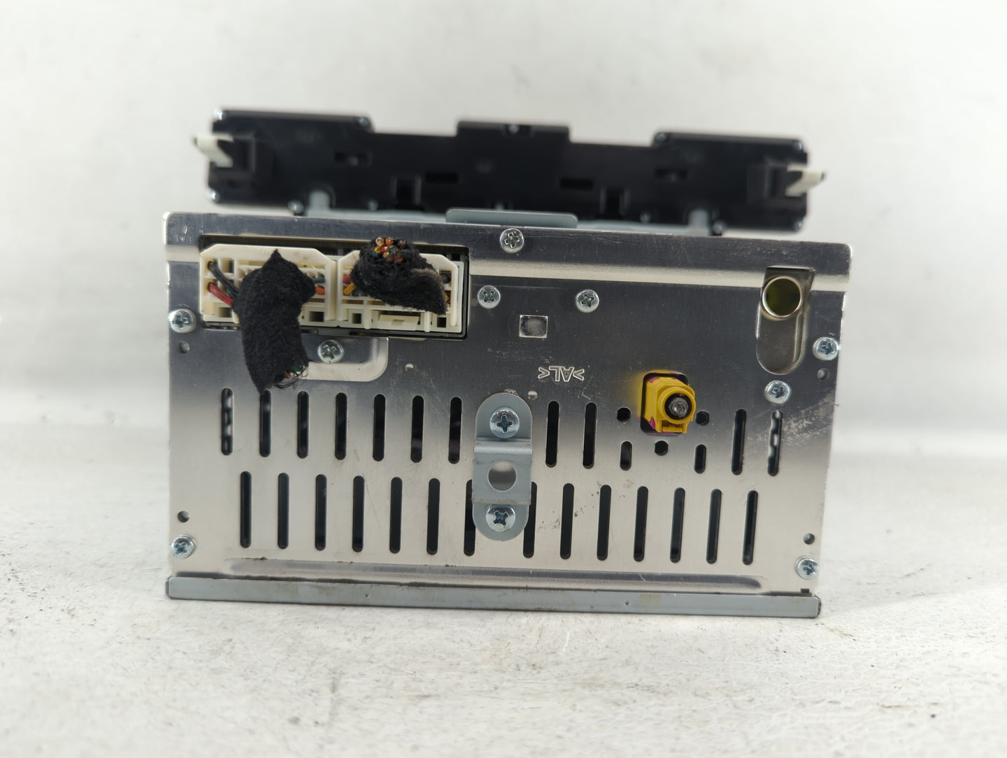 2017-2018 Hyundai Elantra Am Fm Cd Player Radio Receiver - Oemusedautoparts1.com
