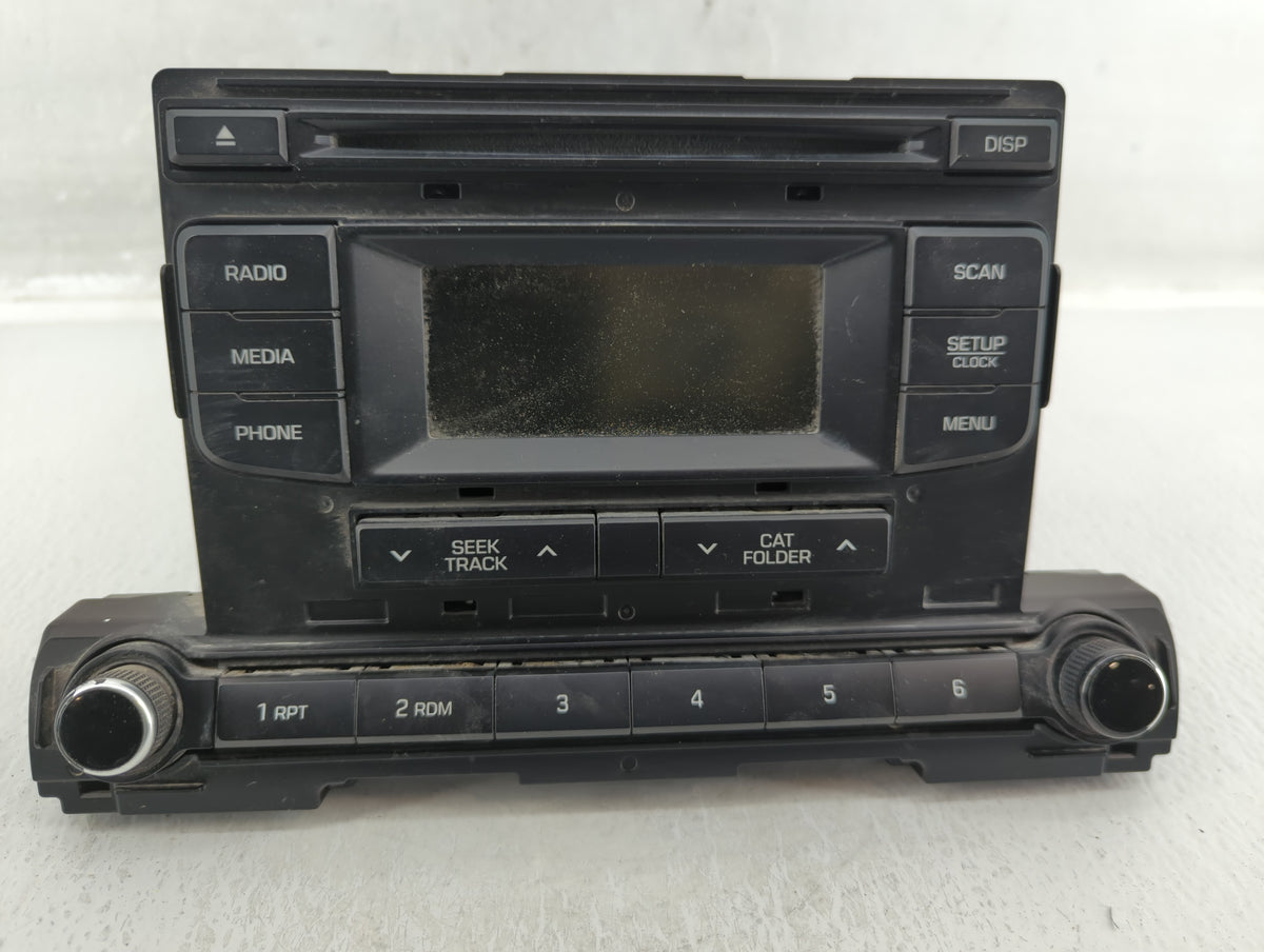 2017-2018 Hyundai Elantra Am Fm Cd Player Radio Receiver 577555 - Oemusedautoparts1.com