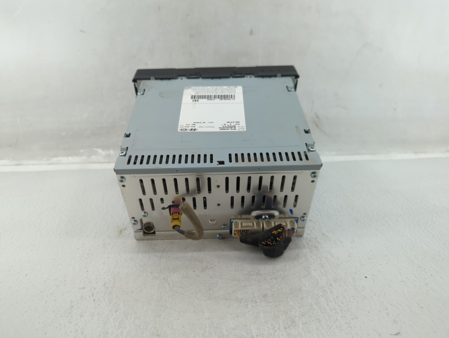 2017-2018 Hyundai Elantra Am Fm Cd Player Radio Receiver - Oemusedautoparts1.com