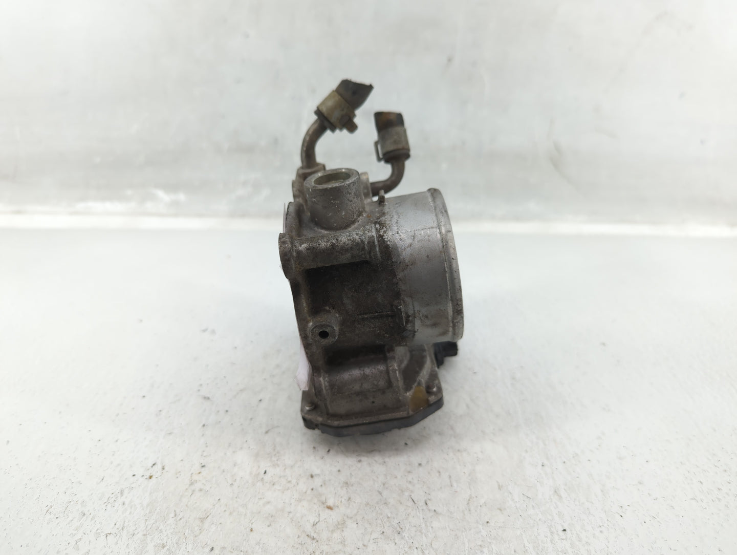 2011-2020 Hyundai Elantra Throttle Body P/N:35100-2E000 Fits Fits 2011 2012 2013 2014 2015 2016 2017 2018 2019 2020 2021 OEM