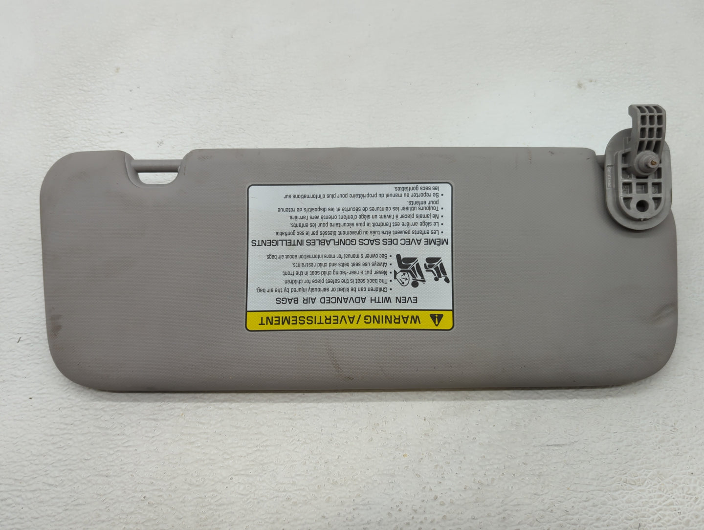 2017-2020 Hyundai Elantra Sun Visor Shade Replacement Passenger Right Mirror Fits Fits 2017 2018 2019 2020 OEM Used Auto Par