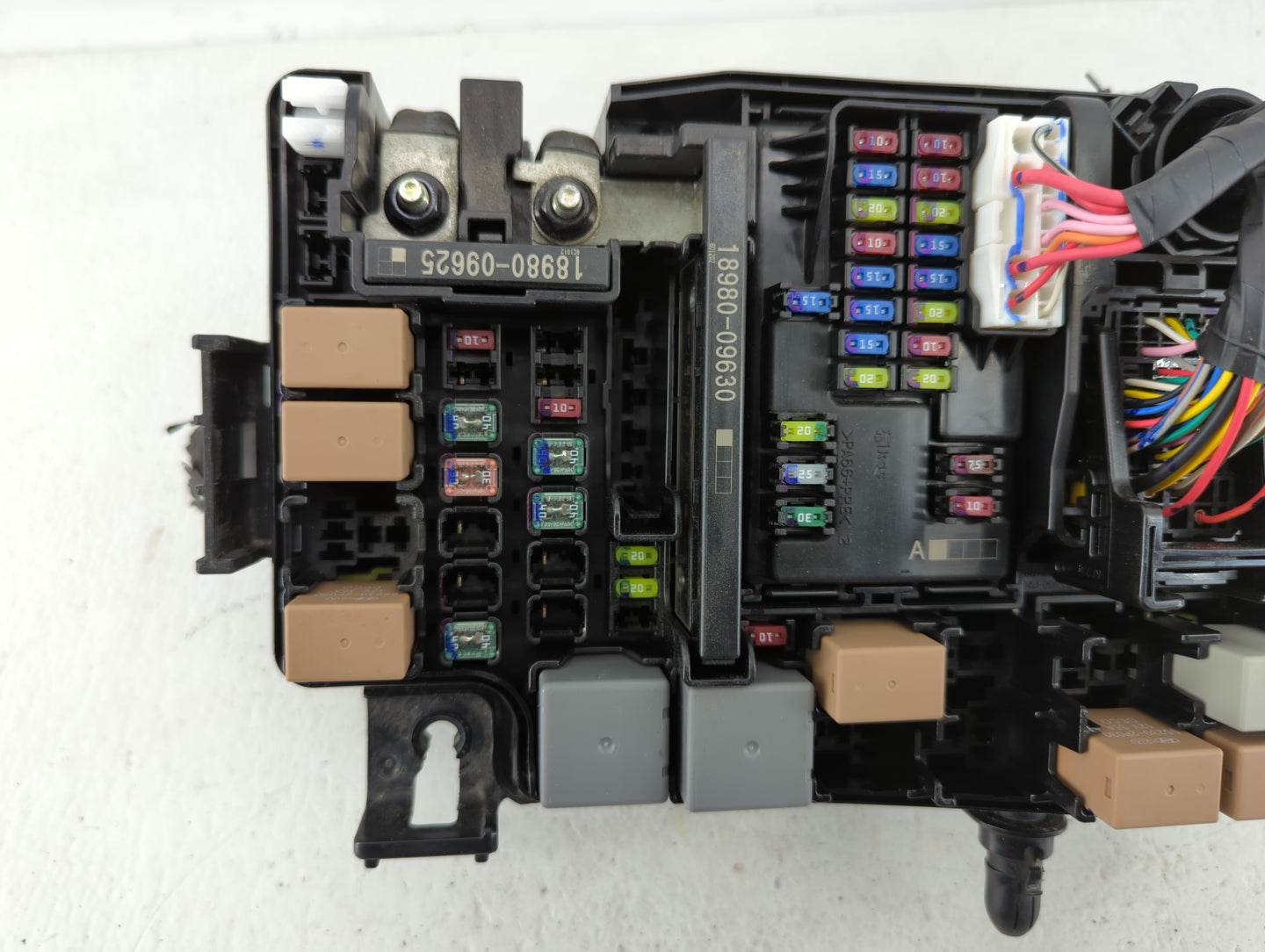 2017 Hyundai Elantra Fusebox Fuse Box Panel Relay Module P/N:91956-F2020 Fits OEM Used Auto Parts - Oemusedautoparts1.com