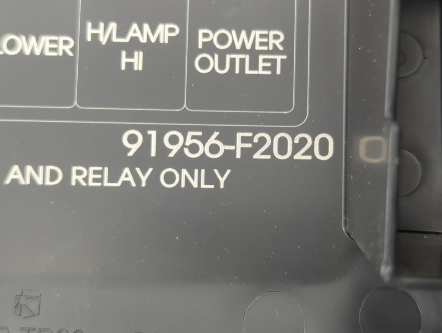 2017 Hyundai Elantra Fusebox Fuse Box Panel Relay Module P/N:91956-F2020 Fits OEM Used Auto Parts - Oemusedautoparts1.com