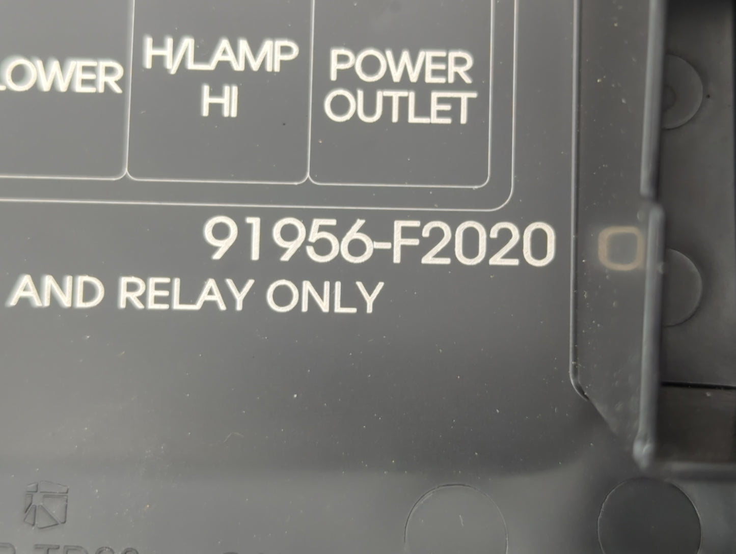 2017 Hyundai Elantra Fusebox Fuse Box Panel Relay Module P/N:91956-F2020 Fits OEM Used Auto Parts - Oemusedautoparts1.com