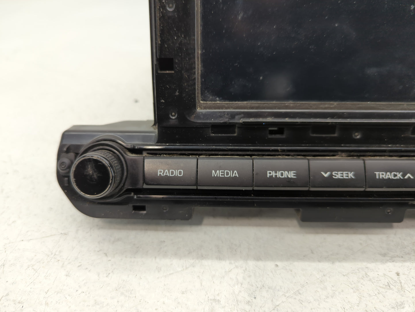 2017-2018 Hyundai Elantra Am Fm Cd Player Radio Receiver - Oemusedautoparts1.com