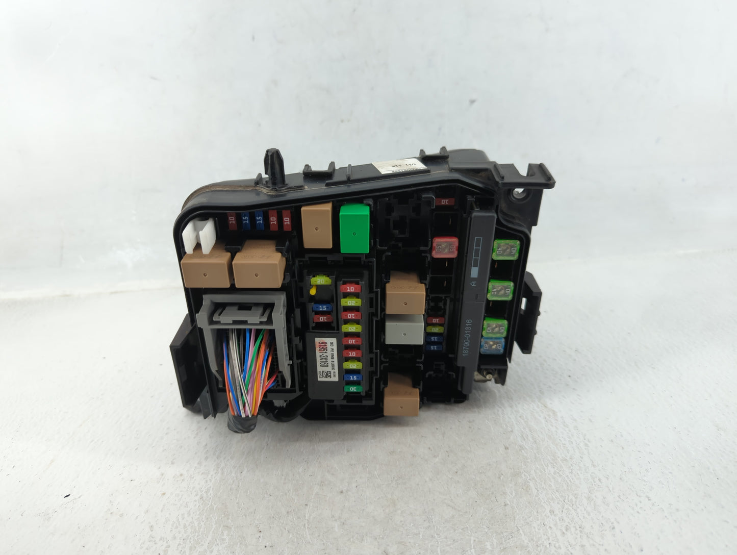 2016-2017 Hyundai Elantra Fusebox Fuse Box Panel Relay Module P/N:91950-F2020 Fits Fits 2016 2017 OEM Used Auto Parts - Oemu