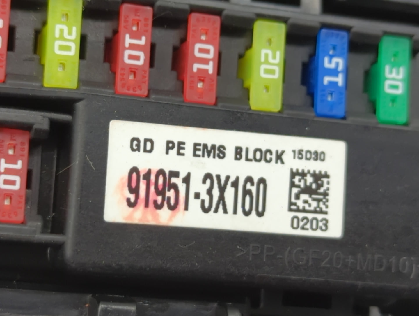 2016-2017 Hyundai Elantra Fusebox Fuse Box Panel Relay Module P/N:91950-F2020 Fits Fits 2016 2017 OEM Used Auto Parts - Oemu