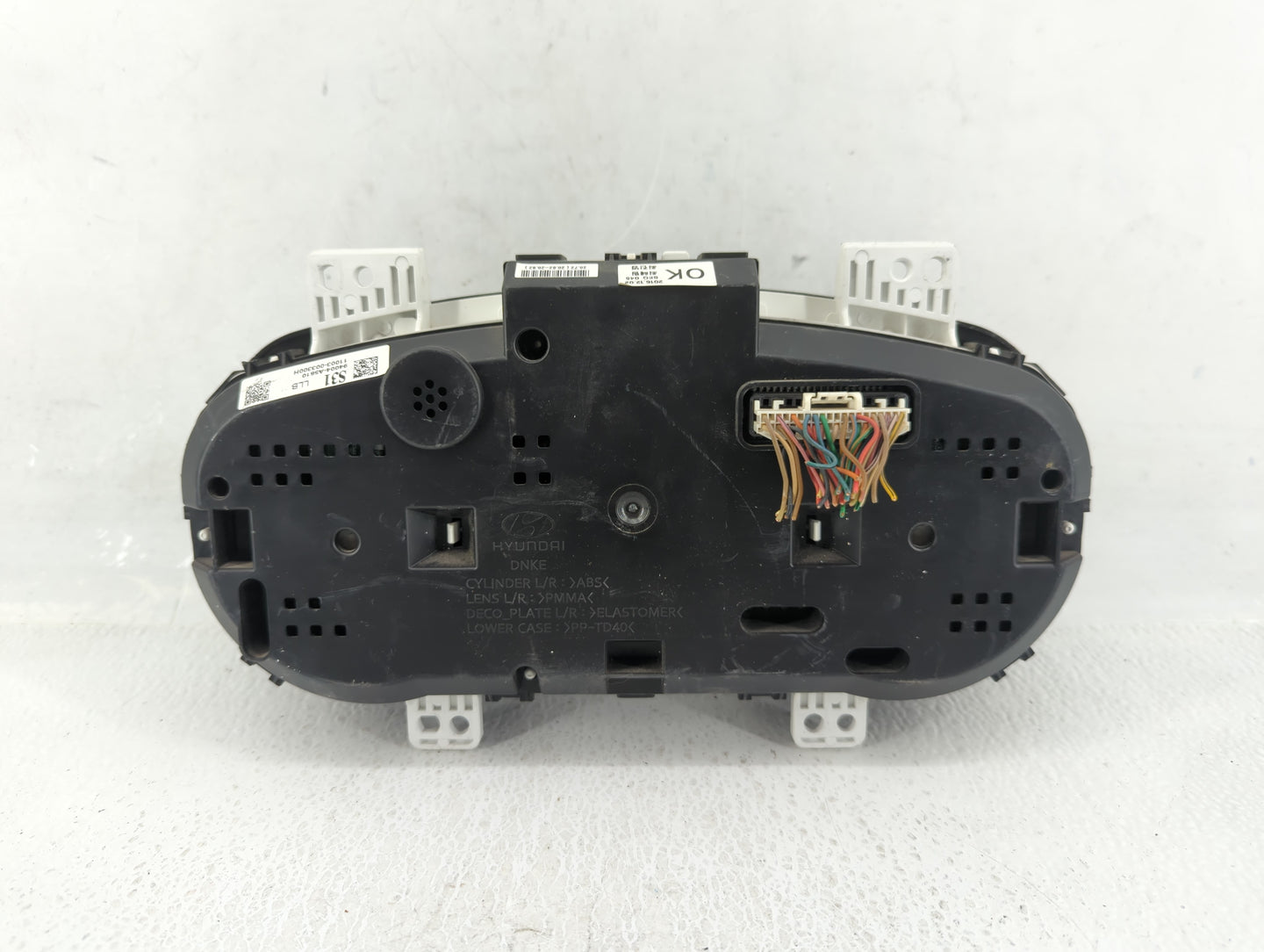 2016-2017 Hyundai Elantra Instrument Cluster Speedometer Gauges P/N:94004-A5610 Fits Fits 2016 2017 OEM Used Auto Parts - Oe