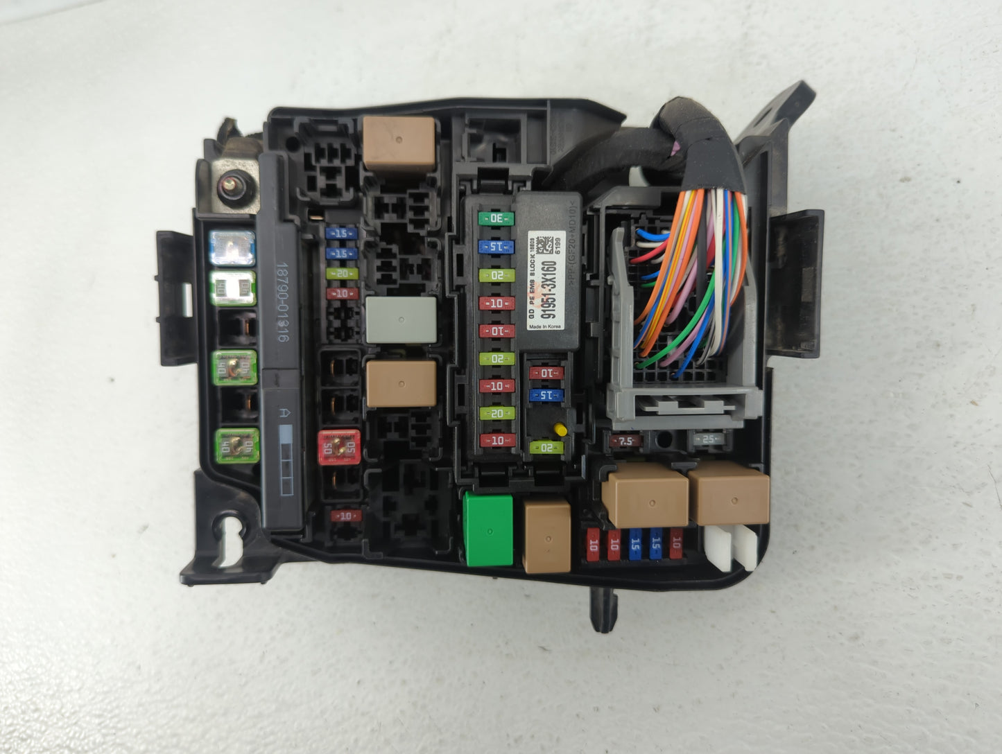2016-2017 Hyundai Elantra Fusebox Fuse Box Panel Relay Module P/N:91248 A5400B Fits Fits 2016 2017 OEM Used Auto Parts - Oem