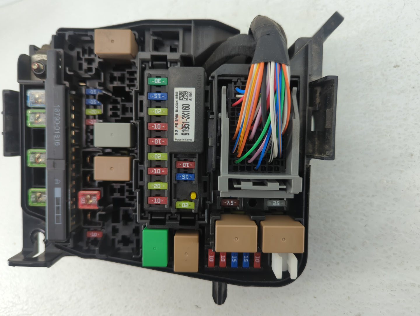 2016-2017 Hyundai Elantra Fusebox Fuse Box Panel Relay Module P/N:91248 A5400B Fits Fits 2016 2017 OEM Used Auto Parts - Oem