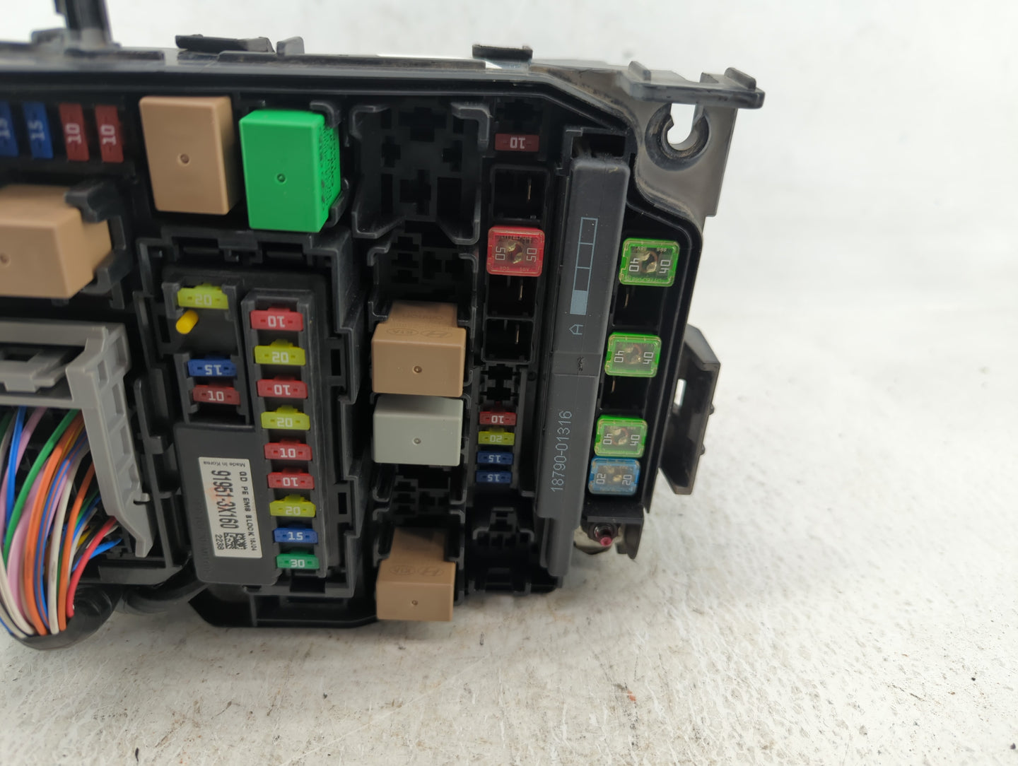 2016-2017 Hyundai Elantra Fusebox Fuse Box Panel Relay Module P/N:91248 A5400B Fits Fits 2016 2017 OEM Used Auto Parts - Oem
