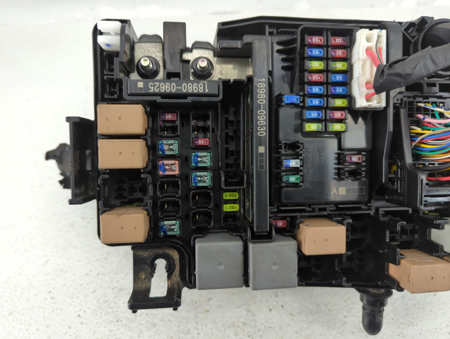 2017 Hyundai Elantra Fusebox Fuse Box Panel Relay Module P/N:91956-F2020 Fits OEM Used Auto Parts - Oemusedautoparts1.com