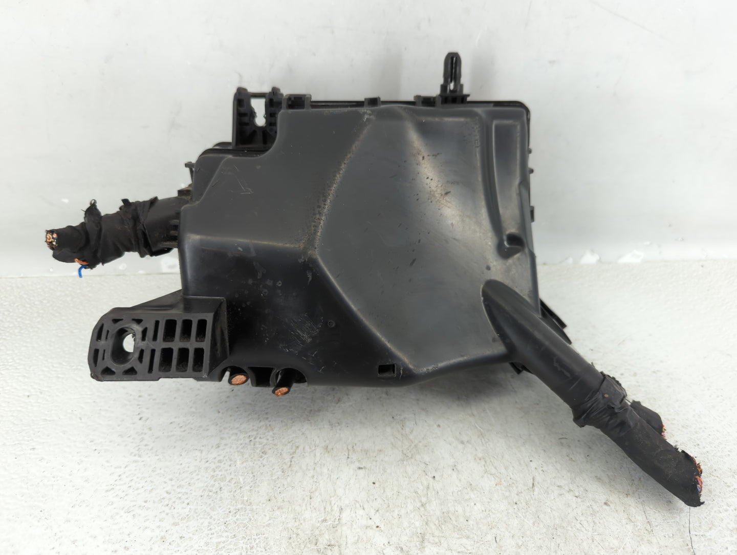 2017 Hyundai Elantra Fusebox Fuse Box Panel Relay Module P/N:91956-F2020 Fits OEM Used Auto Parts - Oemusedautoparts1.com