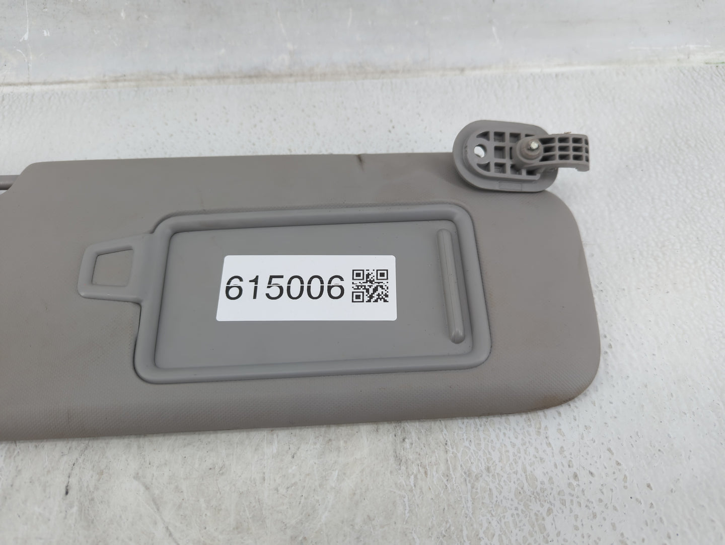2017-2020 Hyundai Elantra Sun Visor Shade Replacement Passenger Right Mirror Fits Fits 2017 2018 2019 2020 OEM Used Auto Par