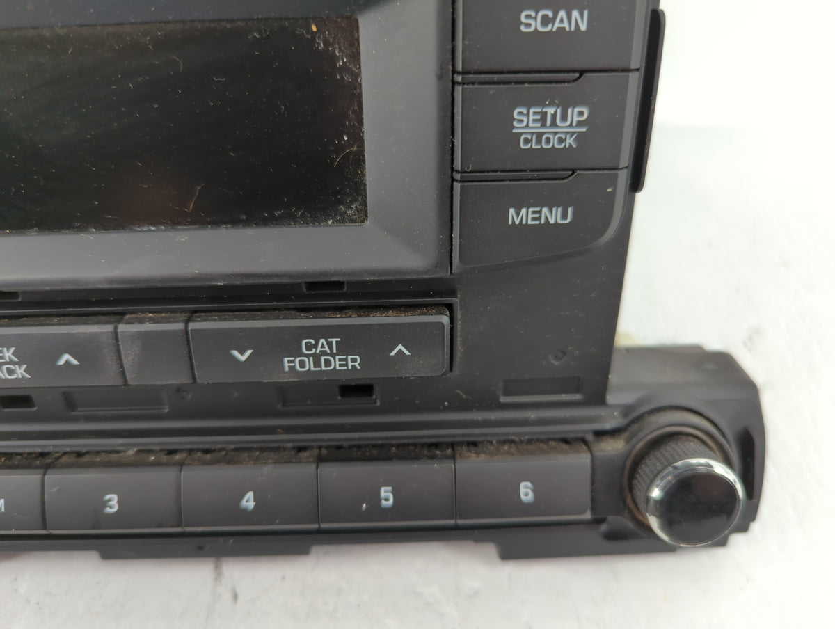 2017-2018 Hyundai Elantra Am Fm Cd Player Radio Receiver 617870 - Oemusedautoparts1.com