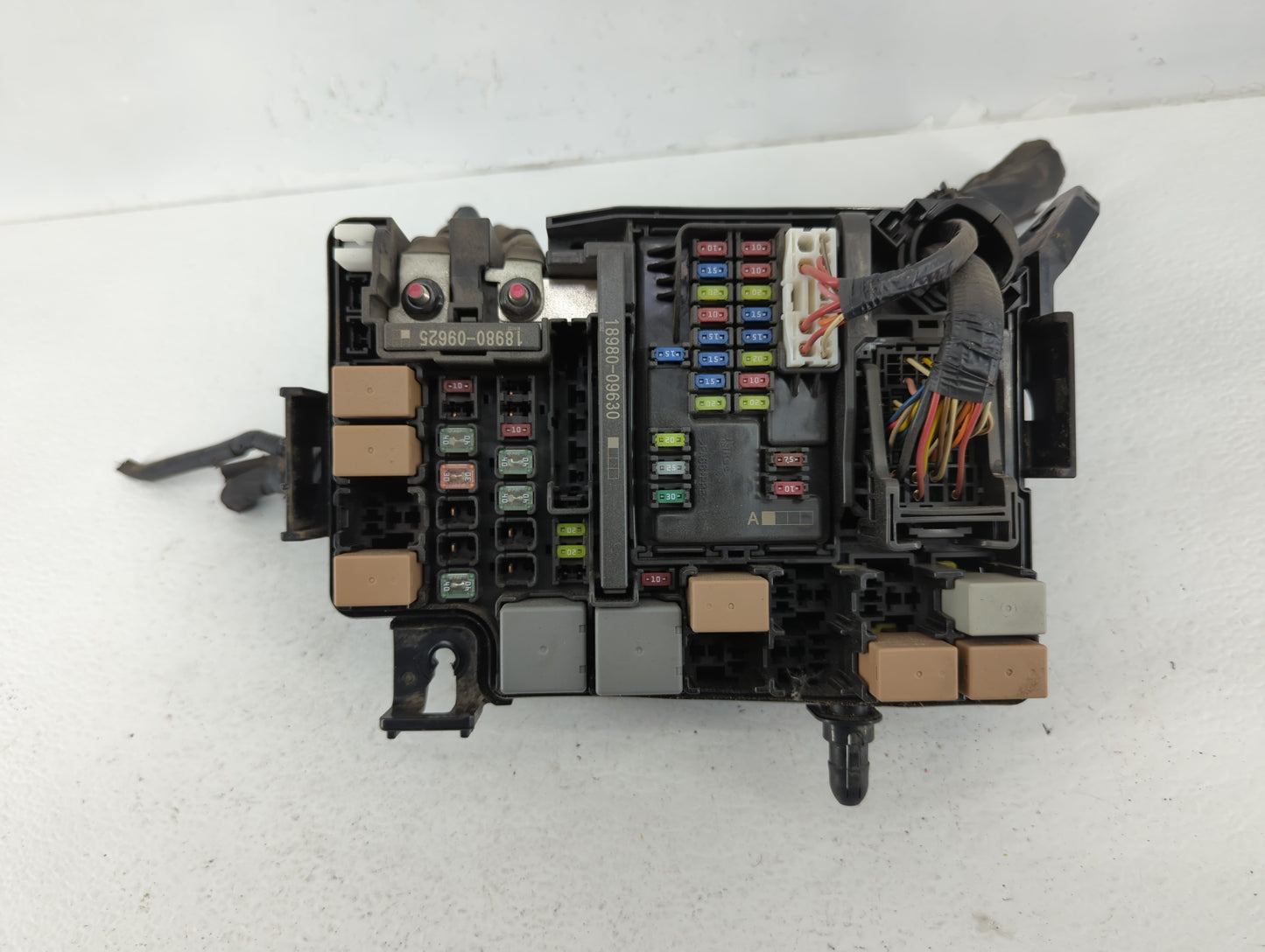 2017 Hyundai Elantra Fusebox Fuse Box Panel Relay Module P/N:91203F2260 Fits OEM Used Auto Parts - Oemusedautoparts1.com