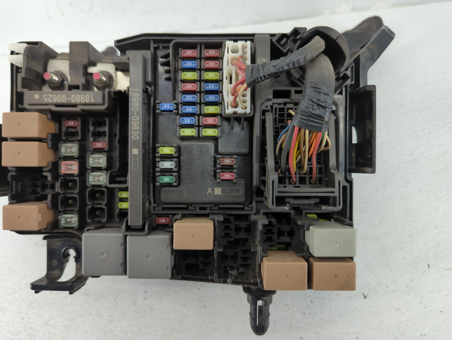 2017 Hyundai Elantra Fusebox Fuse Box Panel Relay Module P/N:91203F2260 Fits OEM Used Auto Parts - Oemusedautoparts1.com