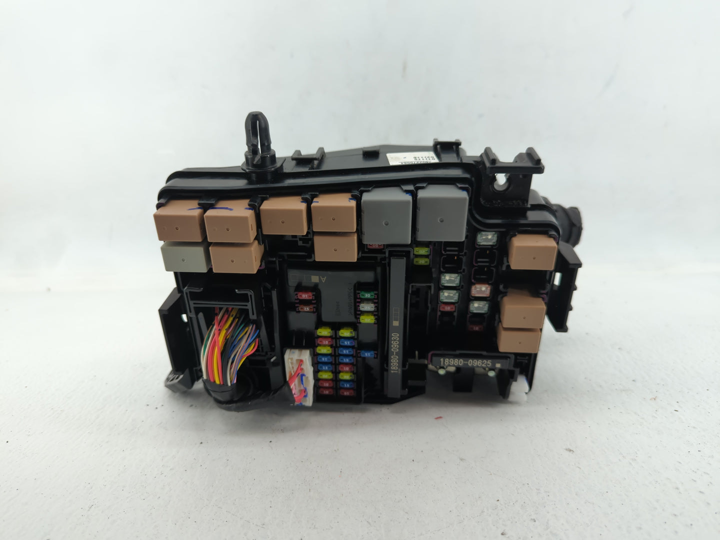 2017 Hyundai Elantra Fusebox Fuse Box Panel Relay Module P/N:91956-F2020 Fits OEM Used Auto Parts - Oemusedautoparts1.com