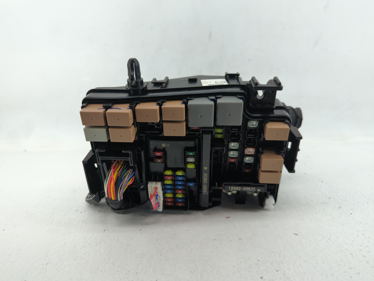 2017 Hyundai Elantra Fusebox Fuse Box Panel Relay Module P/N:91956-F2020 Fits OEM Used Auto Parts - Oemusedautoparts1.com