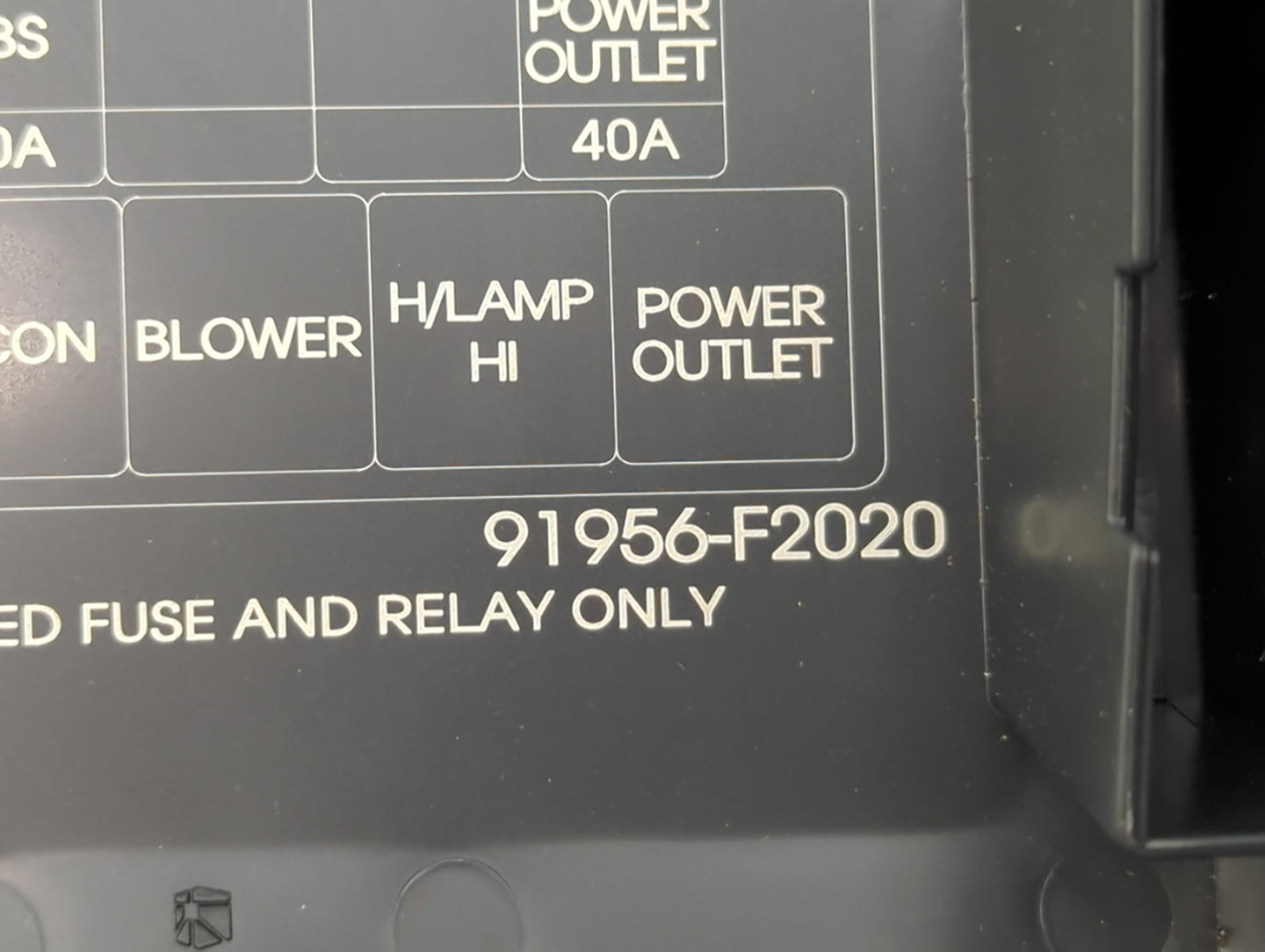 2017 Hyundai Elantra Fusebox Fuse Box Panel Relay Module P/N:91956-F2020 Fits OEM Used Auto Parts - Oemusedautoparts1.com