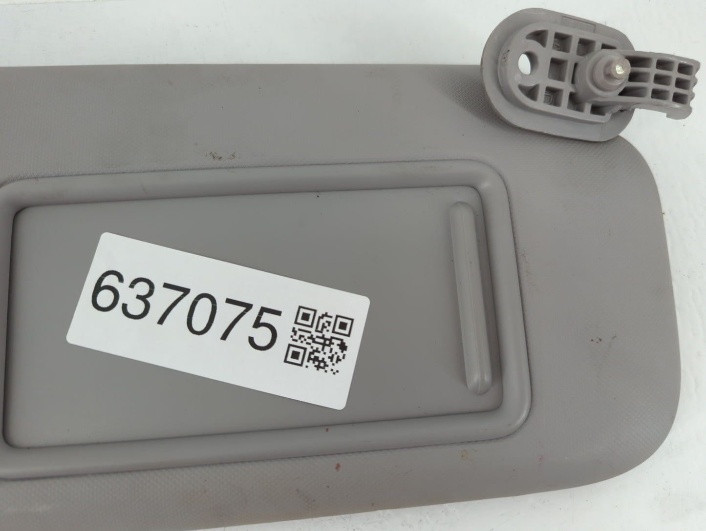 2017-2020 Hyundai Elantra Sun Visor Shade Replacement Passenger Right Mirror Fits Fits 2017 2018 2019 2020 OEM Used Auto Par