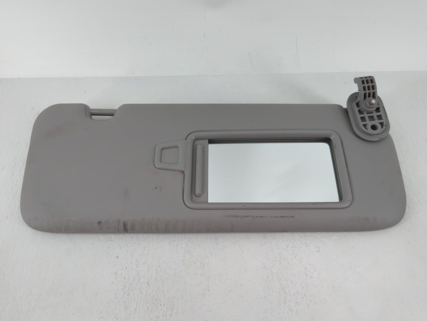 2017-2020 Hyundai Elantra Sun Visor Shade Replacement Passenger Right Mirror Fits Fits 2017 2018 2019 2020 OEM Used Auto Par