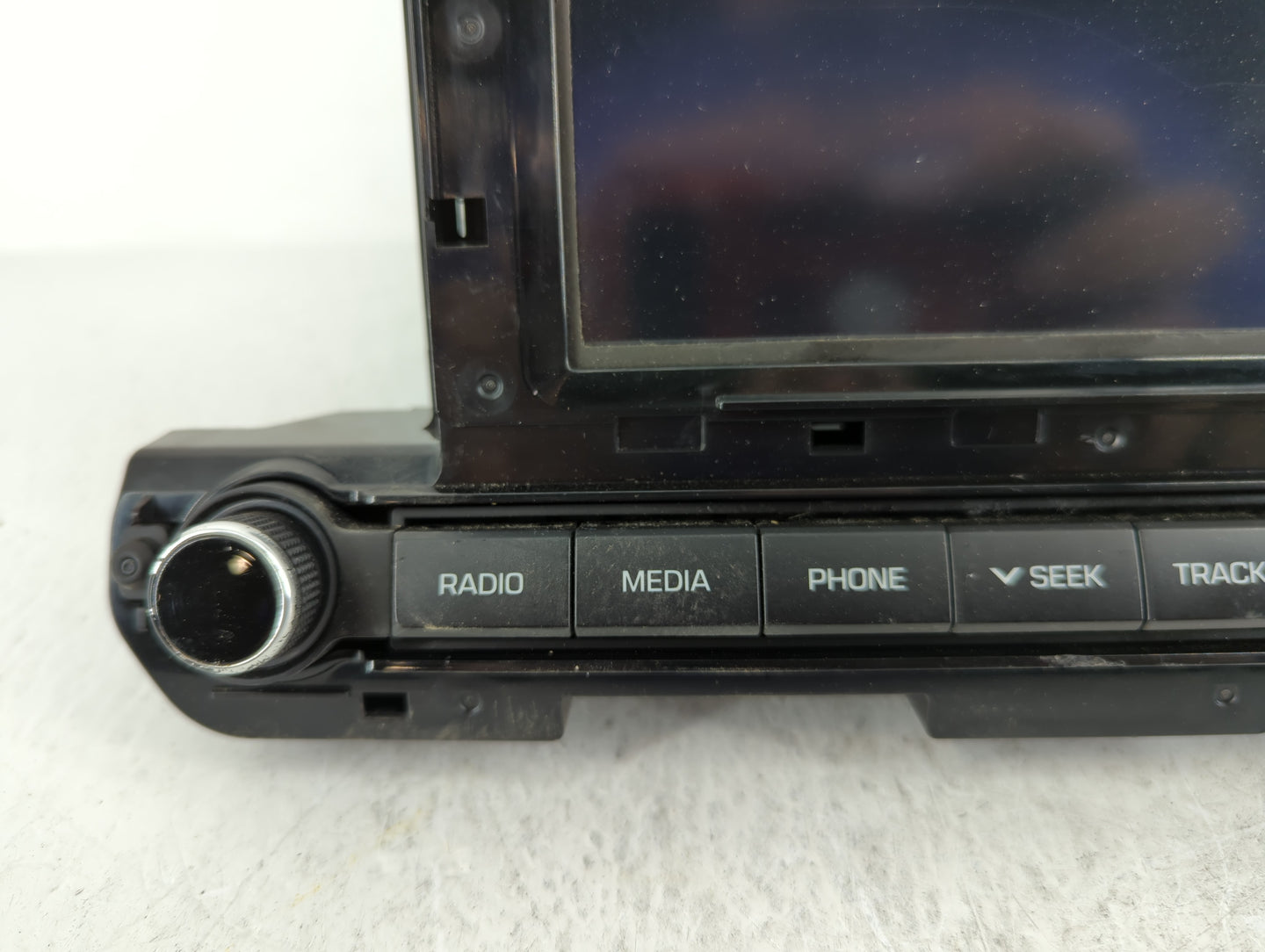 2017-2018 Hyundai Elantra Am Fm Cd Player Radio Receiver - Oemusedautoparts1.com