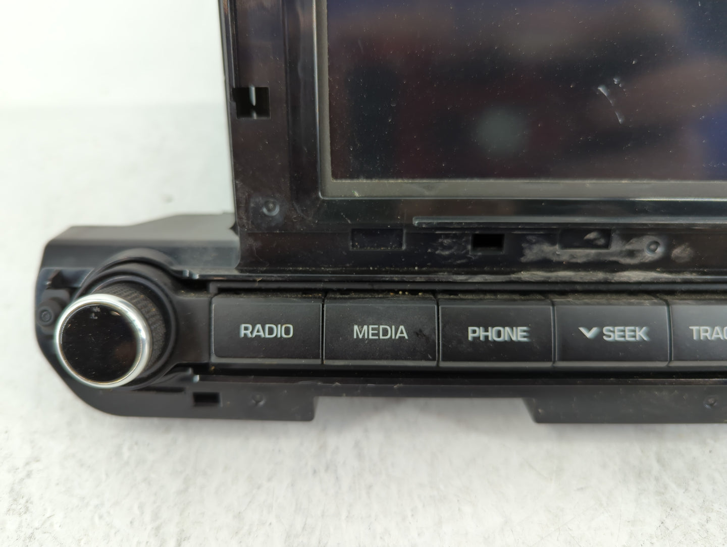 2017-2018 Hyundai Elantra Am Fm Cd Player Radio Receiver - Oemusedautoparts1.com