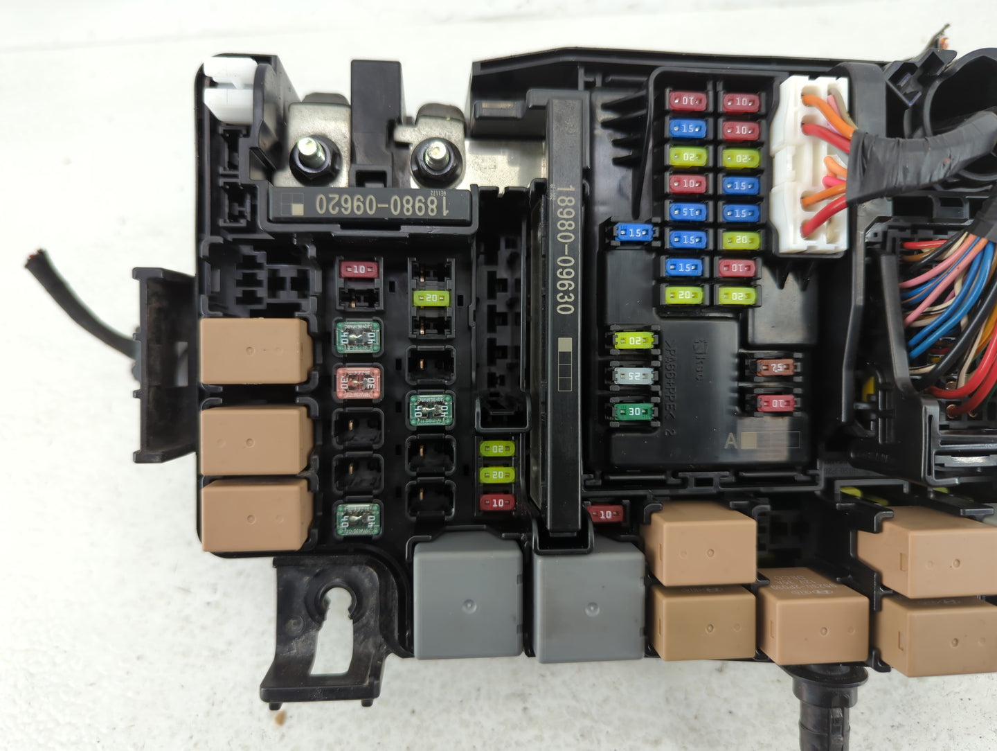 2017 Hyundai Elantra Fusebox Fuse Box Panel Relay Module P/N:91203 F2030B Fits OEM Used Auto Parts - Oemusedautoparts1.com