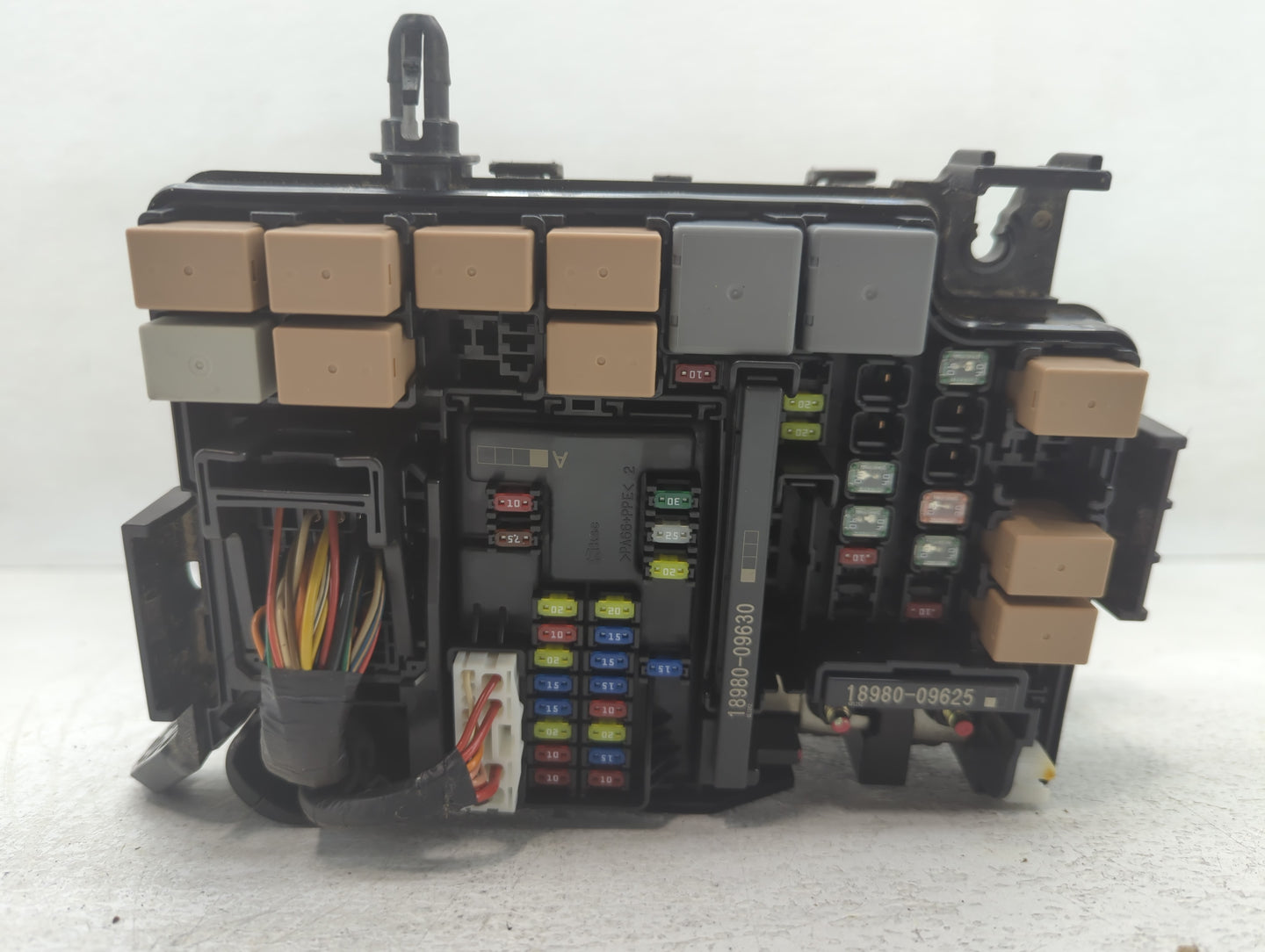 2017 Hyundai Elantra Fusebox Fuse Box Panel Relay Module P/N:91203 F2140 Fits OEM Used Auto Parts - Oemusedautoparts1.com
