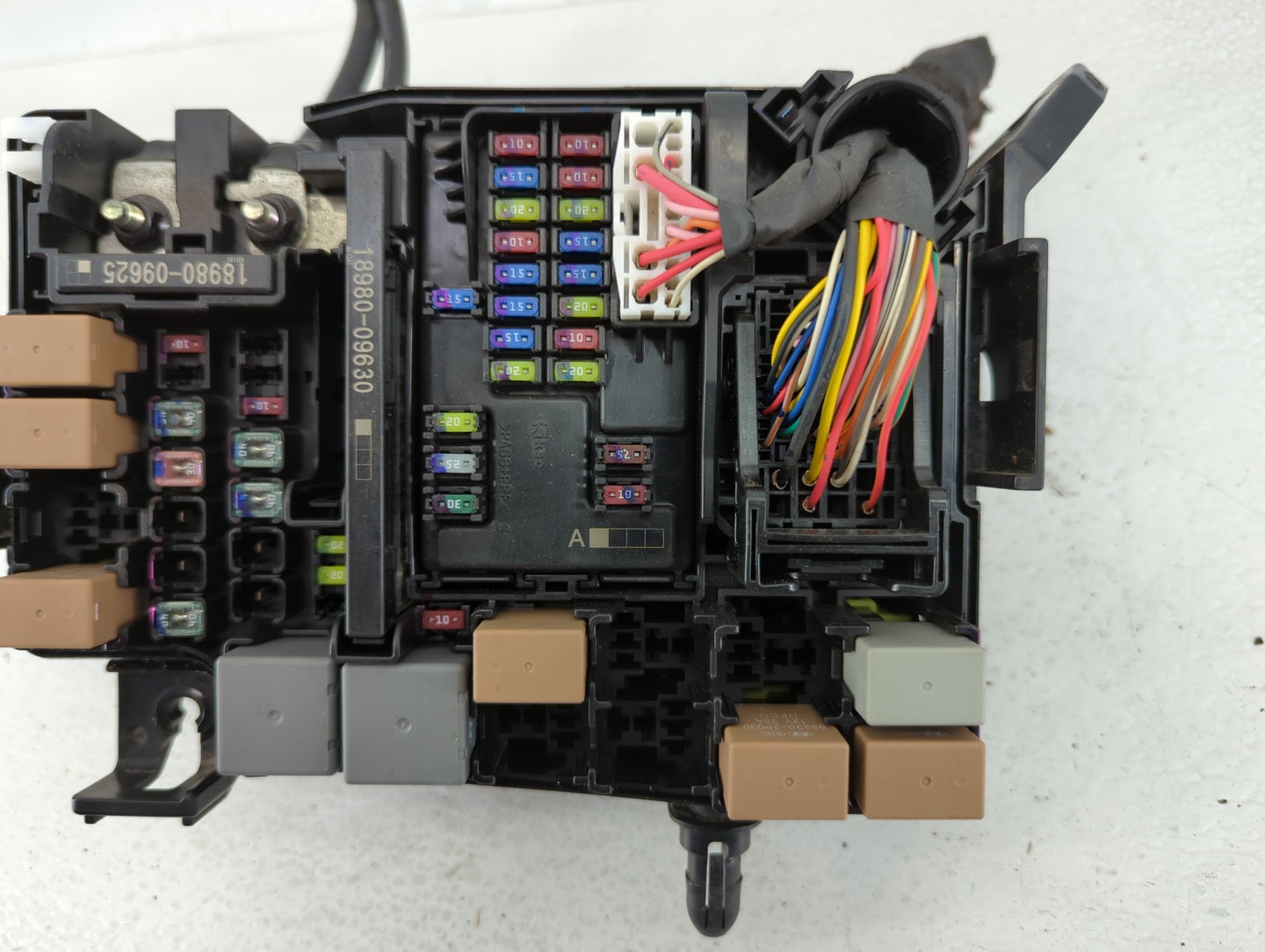 2017 Hyundai Elantra Fusebox Fuse Box Panel Relay Module P/N:91956-F2020 Fits OEM Used Auto Parts - Oemusedautoparts1.com