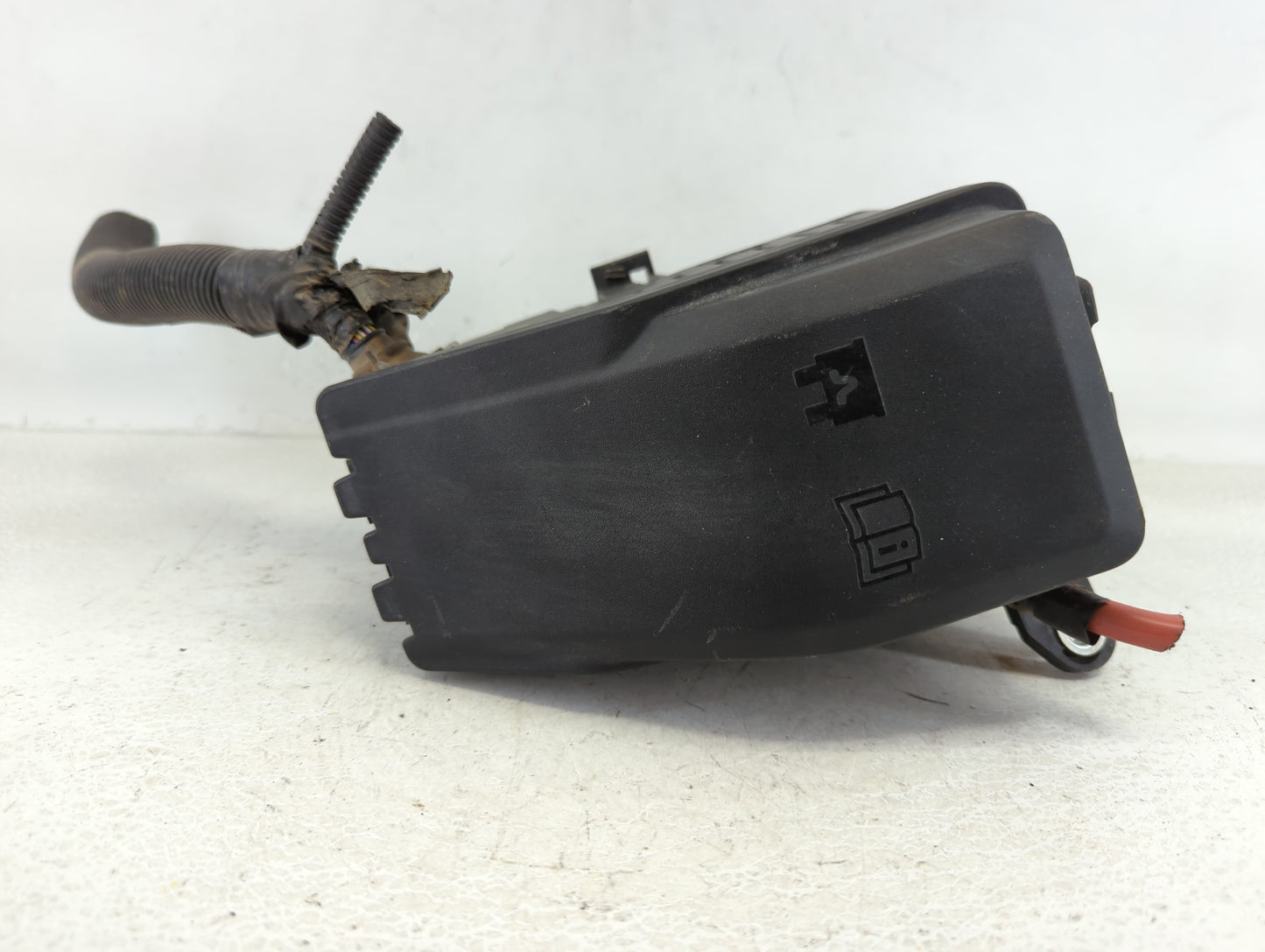 2017 Hyundai Elantra Fusebox Fuse Box Panel Relay Module P/N:30644652 6G9T-14A076-L Fits OEM Used Auto Parts - Oemusedautopa